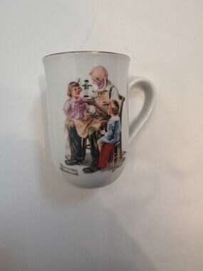 Vintage 1982 Norman Rockwell Museum The Toymaker Mug Porcelain Unused Gold Trim
